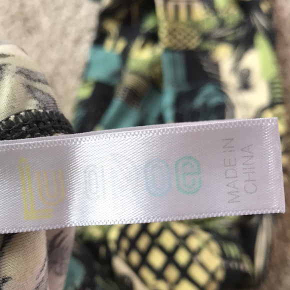 LuLaRoe Pineapple Patterned Leggings (OS) - Picture 2 of 2